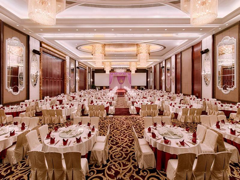 Vienna Hotel Shenzhen Exibition Center Exterior photo
